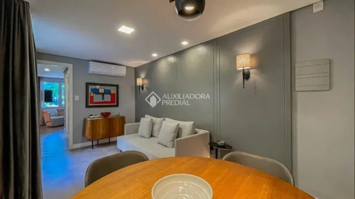 Apartamento decorado,semi mobiliado 1 quarto com garagem Bairro Auxiliadora - Porto Alegr