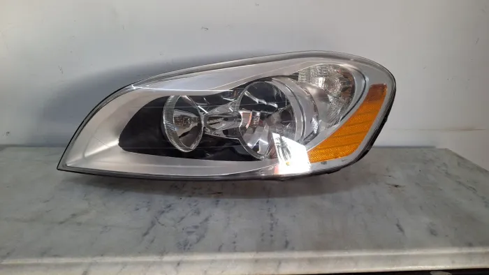 Farol volvo xc60 original sem recuperação 2008/2012