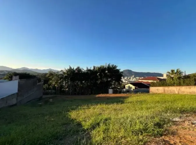 Lote/Terreno para venda com 680 metros quadrados