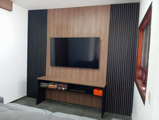 PAINEL PARA TV SOB MEDIDA MARCENARIA PRÓPRIA