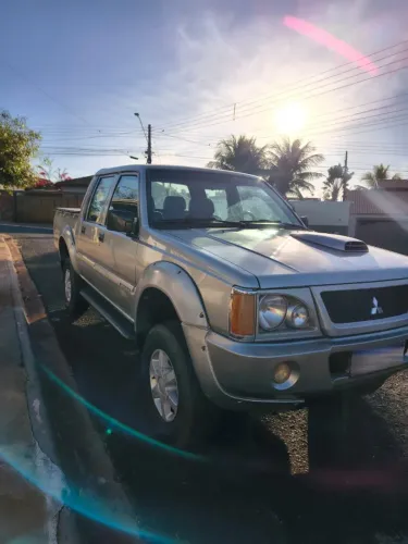 Mitsubishi L200 GLS 2.5 4X4 CD Diesel 2004