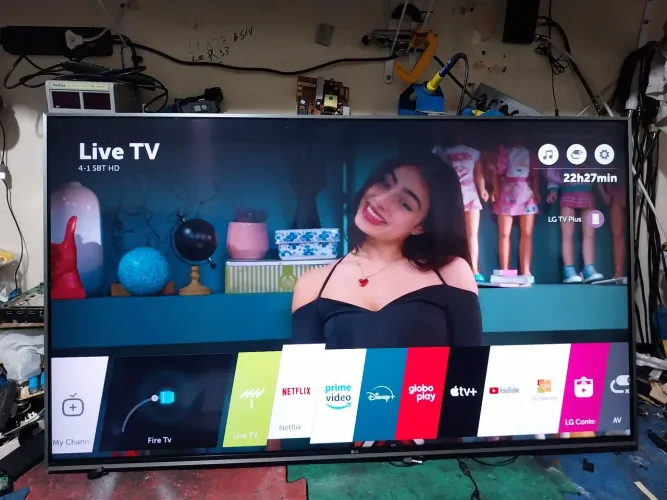 Tv 49 lg smart   YouTube Netflix 