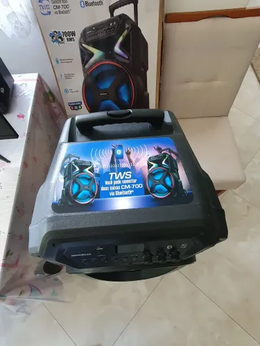 Caixa de som CM700