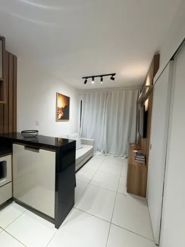 ALUGO 1/4 com Varanda na Barra | 300m da Praia | Pronto para Morar | Vaga Garagem