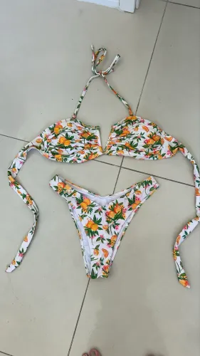 Biquíni floral tamanho M
