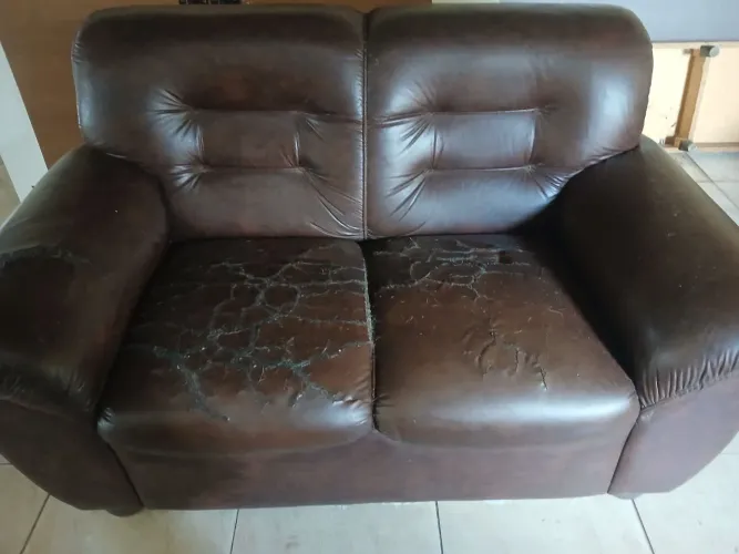  Vende se Sofá para reformar 5 lugares.