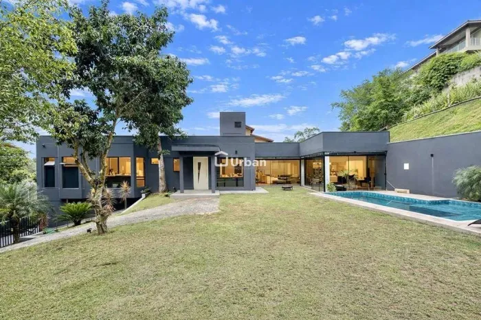 Casa à venda em Embu das Artes, Jardim Indaiá, com 4 quartos, com 274.1 m²