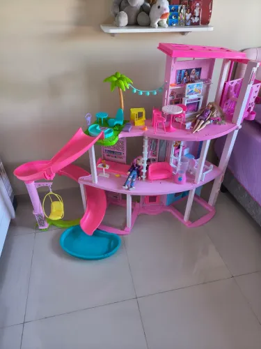 Vendo casa da Barbie completa pouco uso