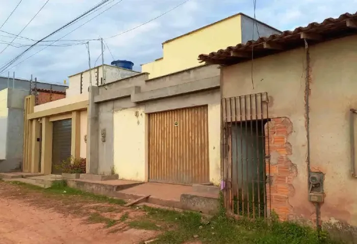Casa c/ Terreno de 140m², Jardim dos Lagos, Viana/MA - Ocupada