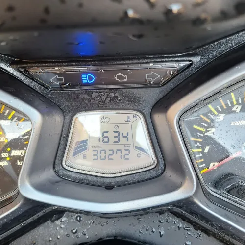 Moto em perfeito estado, pneus bons