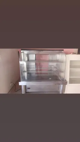 Balcão frio pra torta.