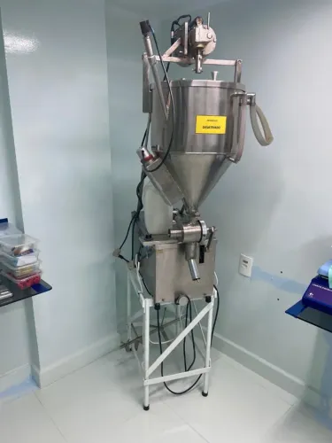 ENTUBADORA/ ENVASADORA AUTOMÁTICA ROTATIVA