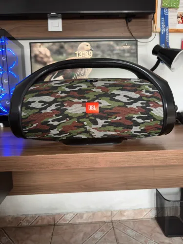 JBL BOMBOX