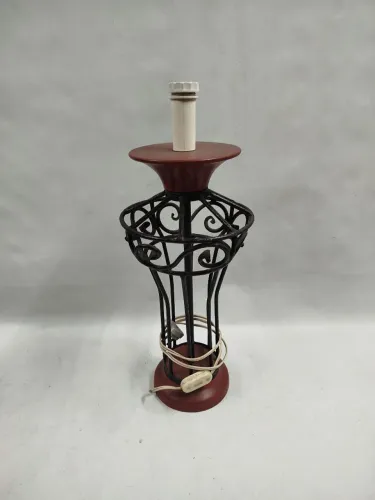 Abajur em metal patinado 54 cm