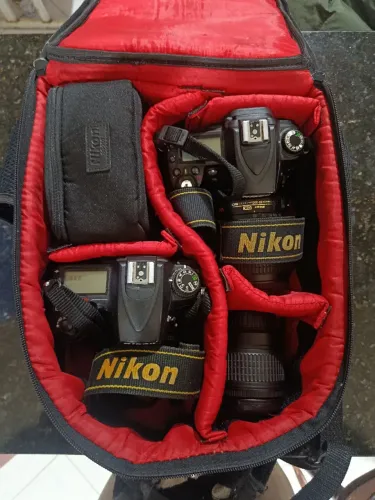 Nikon D90 e D7000. Com lentes e flash. 