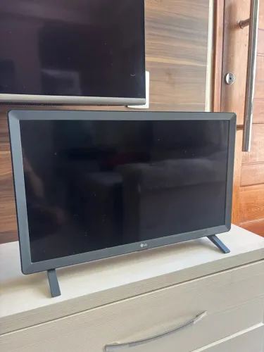 Smart TV & Monitor 24pol