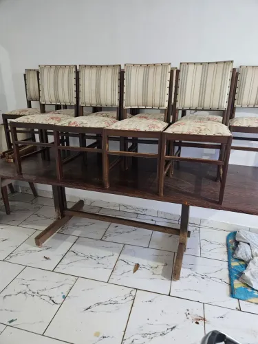 Mesa de Madeira EXTENSÍVEL C/ 10 Cadeiras ! 