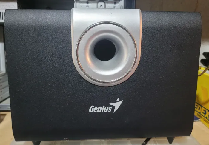 Subwoofer Genius SW 2.1 850 w - NÃO LIGA