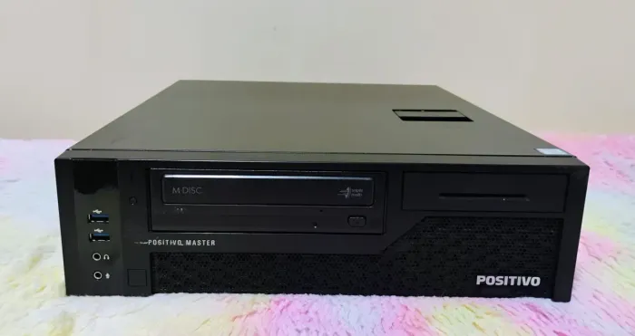 Gabinete Positivo compacto Intel i3-4160 CPU 3.60GHz, 8Gb RAM e SSD-120Gb