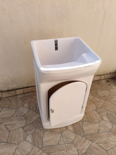 Tanque de Lavar Roupa com Armário