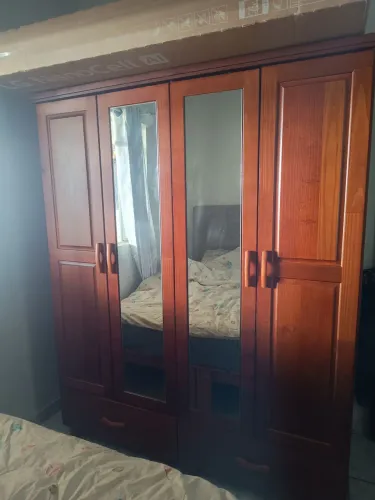 Guarda roupa de madeira pinus! Nunca foi desmontado!