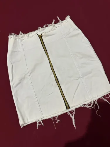 Vendo saia jeans branca