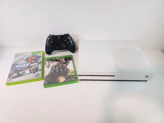Xbox One S 500GB + Garantia Loja Astra Games !!!