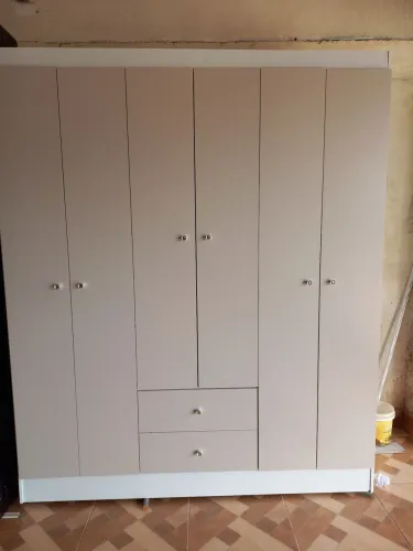 Guarda-roupa de casal