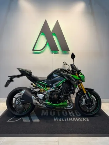 Kawasaki Z900 R Edition 2025 - 6.095 KM