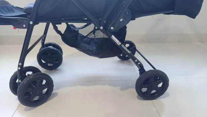 Bebe conforto+ carrinho semi novo 450