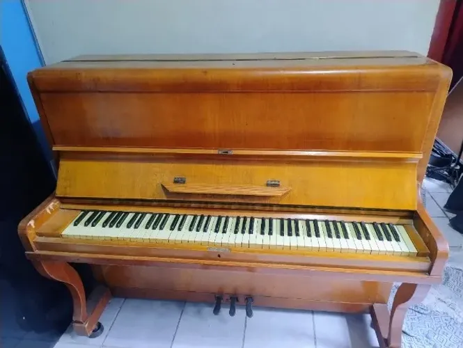 Piano Acústico Vertical M. Schwartzmann