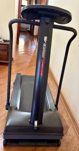 *Esteira Ergométrica Elétrica Athletic - Advanced 2*