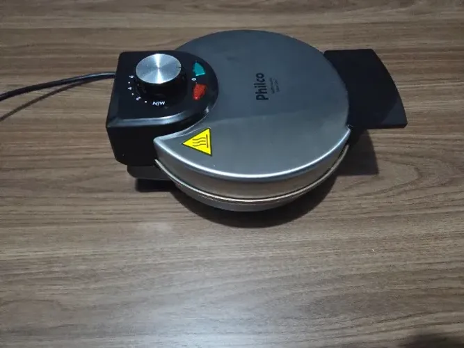 Maquina de Fazer Waffles Max Gold Philco - 110v - Antiaderente Impecavel