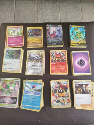Conjunto de Cartas Pokémon