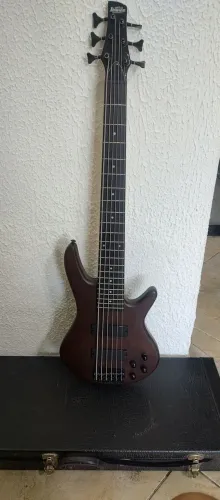 Baixo Ibanez 6 cordas