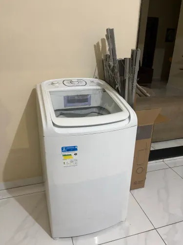 Maquina de lavar Elecrolux 11KG (para consertar ou retirar peças)