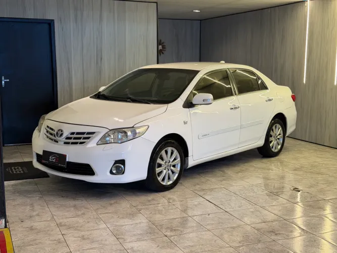 Toyota Corolla Altis 2.0 Flex 16V Aut. 2013