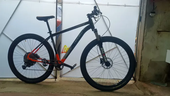 Bike Aro 29 cassete 12v, Tam 19, freio a disco, pneu 2.30 e acessórios