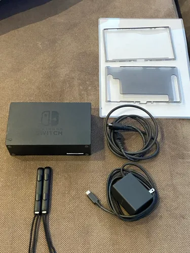 Nintendo Switch praticamente sem uso com acessórios