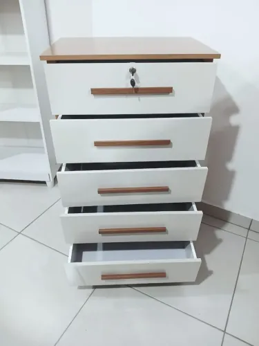 Cômoda 5 gavetas com chave