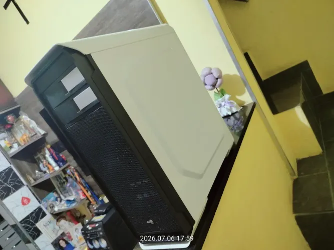 Gabinete Aerocool Aero 500 White Edition