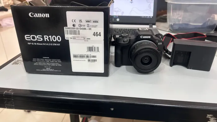 Câmera Canon Eos R100 Mirrorless 4k Com Lente Rf-s 18-45mm