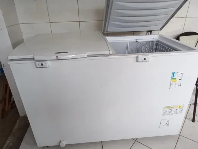Freezer Horizontal 2 Portas Eletrolux - Estado de novo