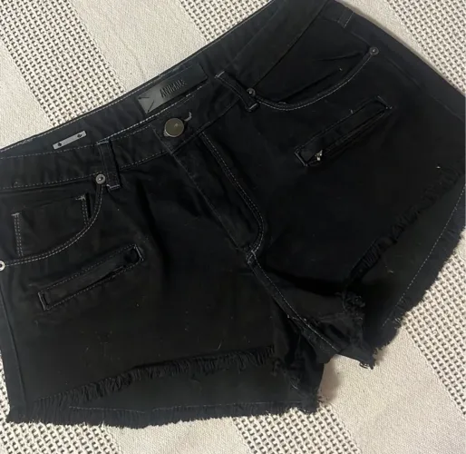 Short jeans preto, marca animale