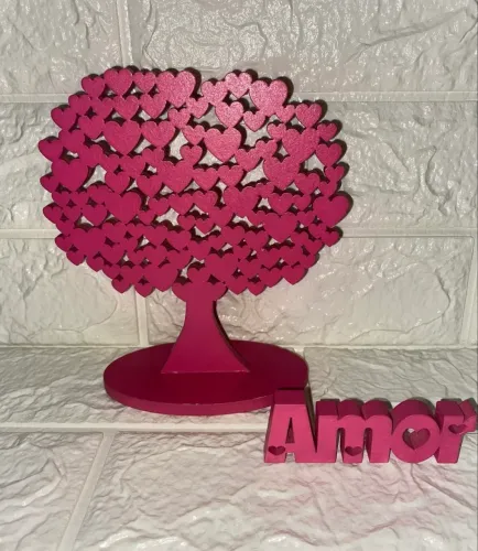 Itens decorativos (árvore coração + palavra amor)