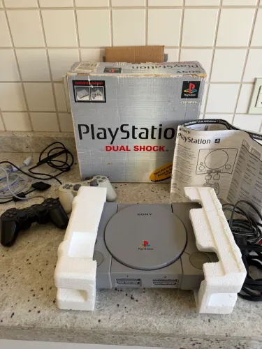 PlayStation 1 Original Completo na Caixa / Funcionando
