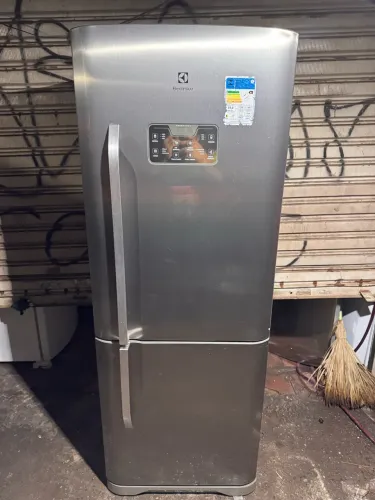 Geladeira Electrolux inverse inox frost free