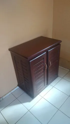 Sapateira de Madeira Maciça