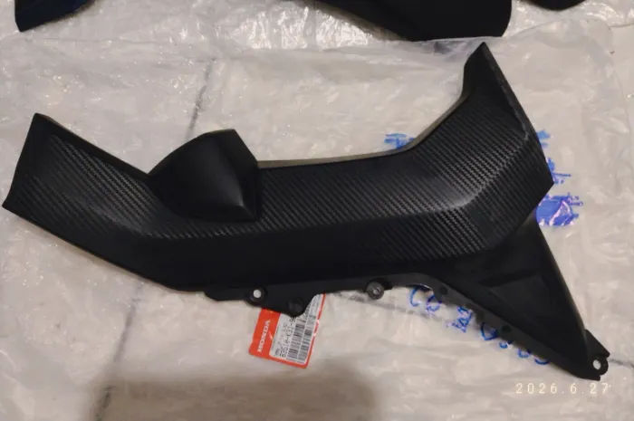 Carenagem tampa lateral twhister 2020 original