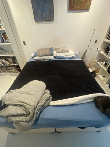 BAIXOU O PREÇO! Cama Queen com box baú (1,98x1,58)